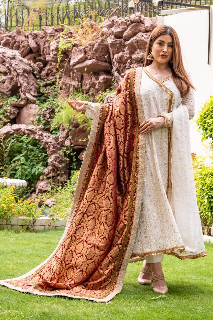 Beige Élan